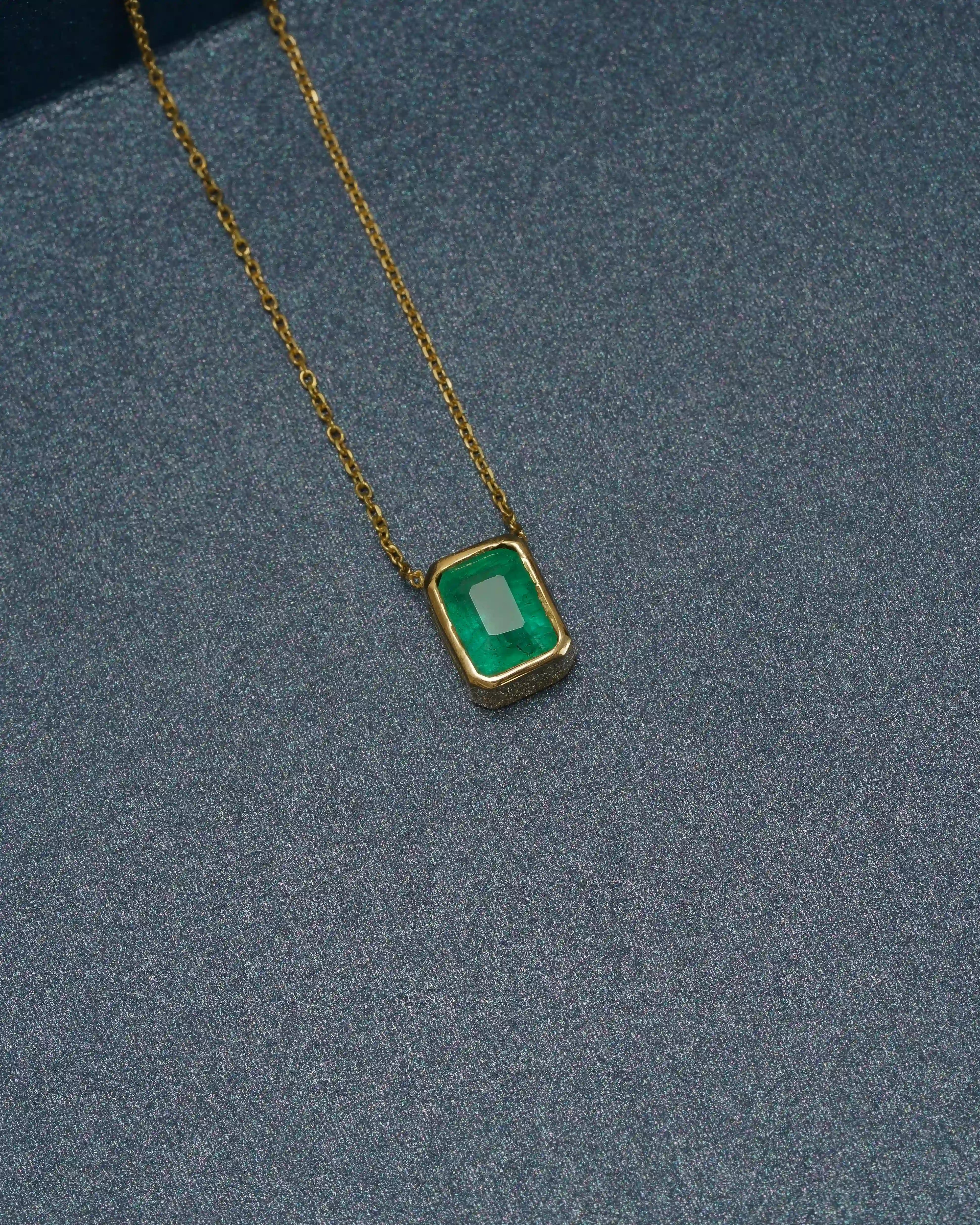 Colar Frame Esmeralda