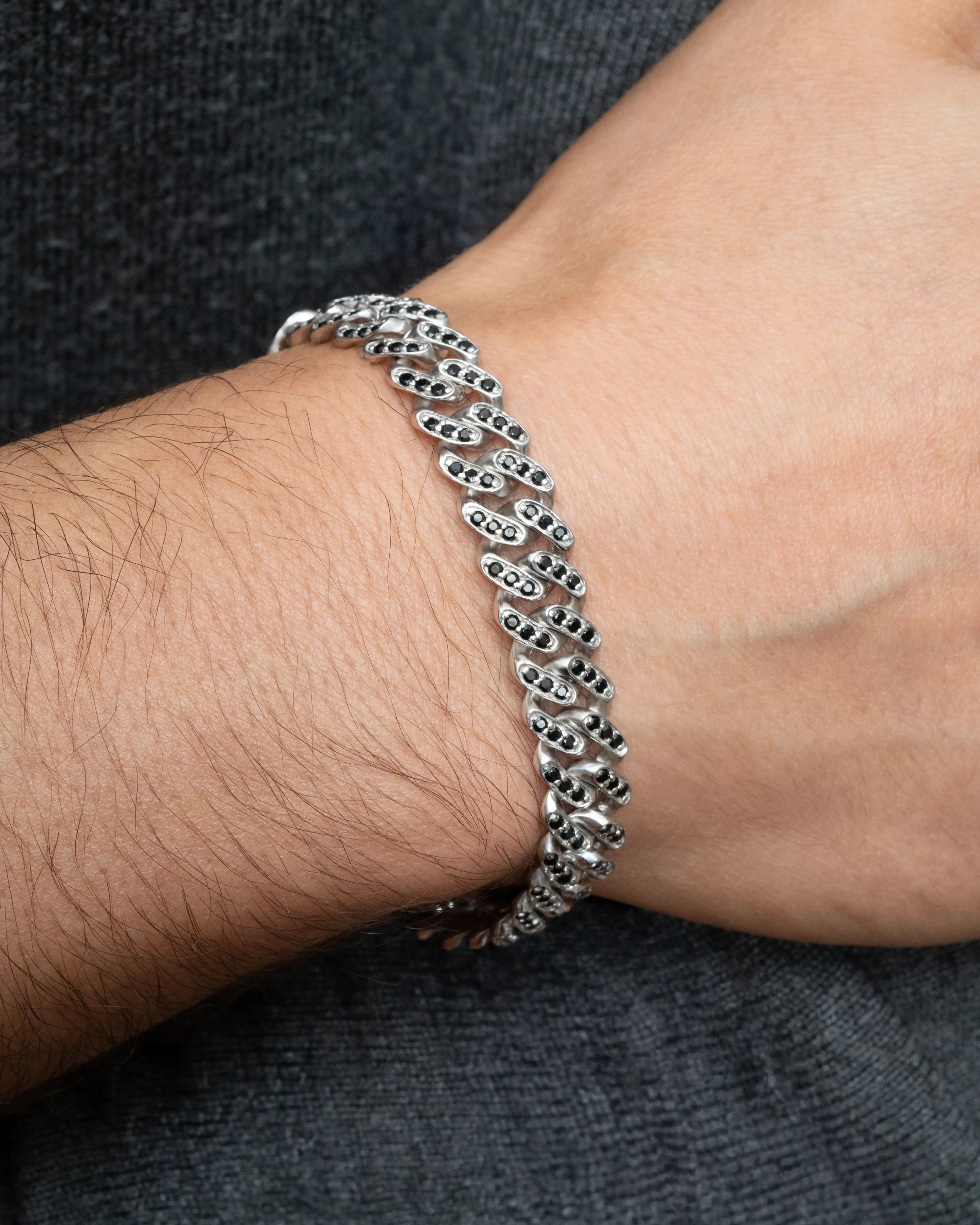 Pulseira Curb - Espinélios Negros